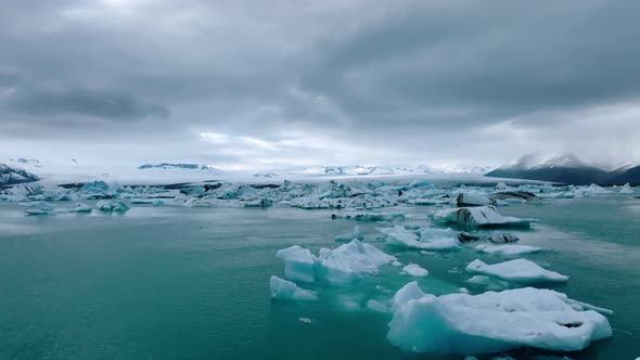 Scenic View of Icebergs in Jokulsarlon Glacier Lagoon Iceland at Dusk