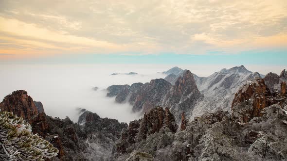 Sunrise time lapse of fog at the Yellow Mountains in China