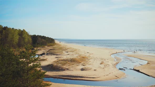The river flows into the Baltic Sea at Saulkrasti