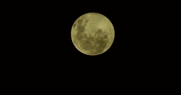 Full Moon filmed with 600mm tele lens in 4k