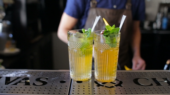 Bartender Makes Homemade Lemonade At a Restaurant