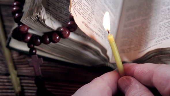 Bible And Praying With a Rosary