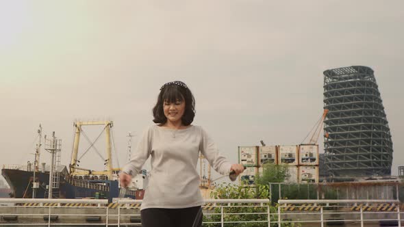 Taiwanese woman playing with a Chinese Yo-Yo