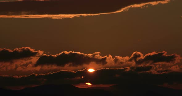 Timelapse Of Twilight Birds And Cloudy - Time Lapse