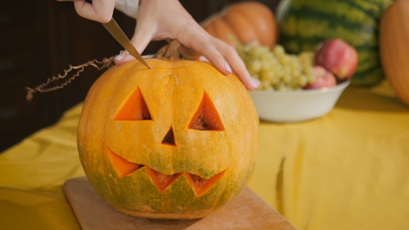 Girl Carves Chilling Lantern On Halloween