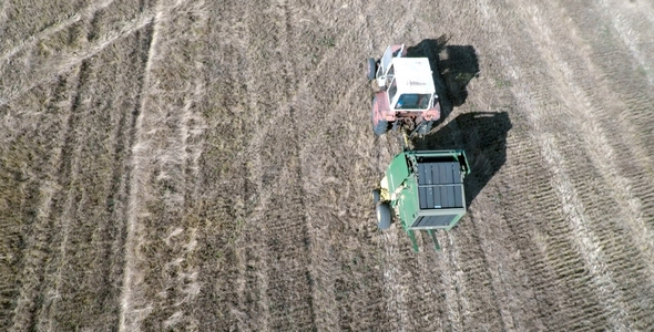 Tractor with Baling Press 6 alt