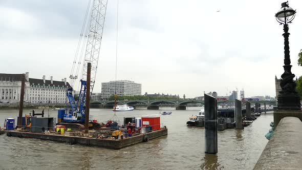 London City - River Thames - Bridge, Cranes & Ships