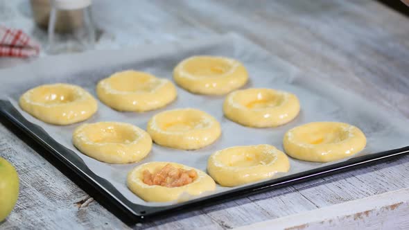 Making homemade open patties with apple. Vatrushka, apple patty - traditional Russian baking