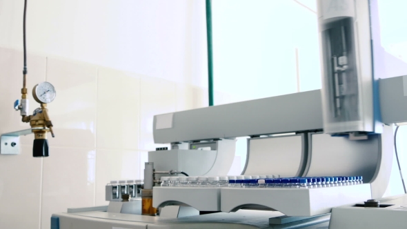 Appliance Fills with Liquid From the Container. alt