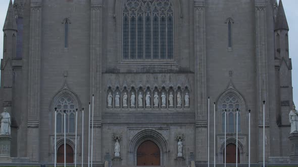 The facade of St Patricks Cathedral alt