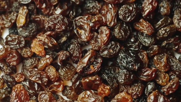 Many Raisins Rotates. Sweet Food