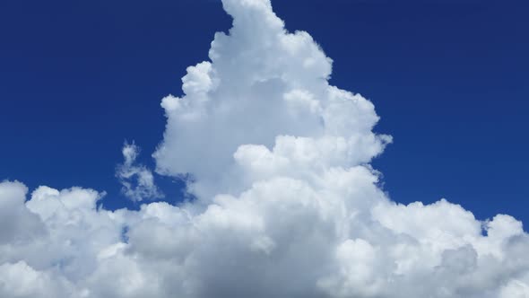 4K Dramatic Sky With Clouds And Sun Rays, Time-Lapse