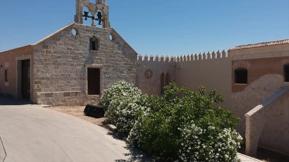 Bodega Gotica is a family business that has been producing grapes for several generations in the mun