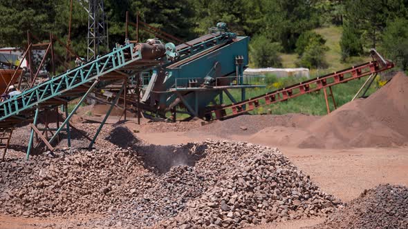 conveyor belt mine line rock transport 