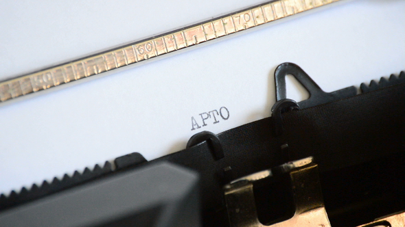 Typing Apto with a Manual Typewriter
