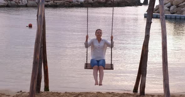 Tropical Vacation on Swing