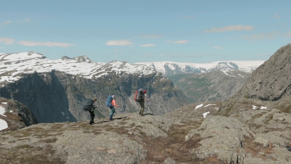 Backpackers Lost the Path in the Mountains