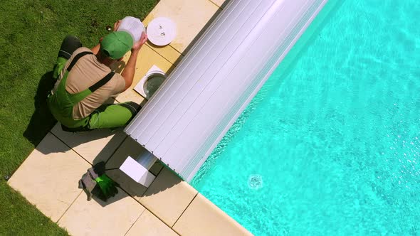 Swimming Pool Skimmer Basket Cleaning.