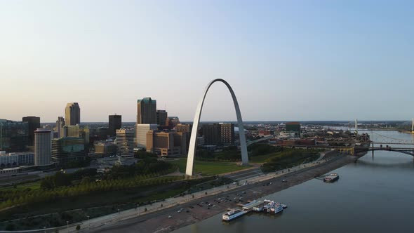 Famous Landmark - The Gateway Arch in St. Louis, Missouri - Aerial Flying View