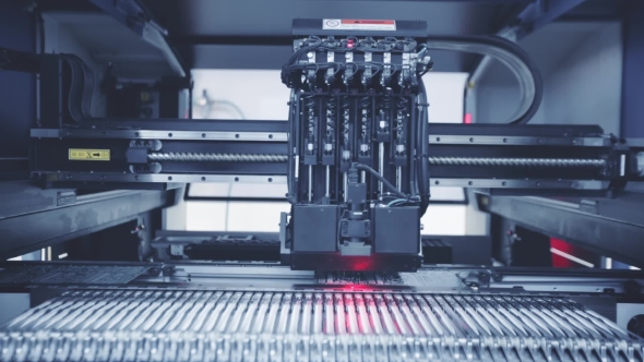 Automated Electronic Circuit Board Production alt