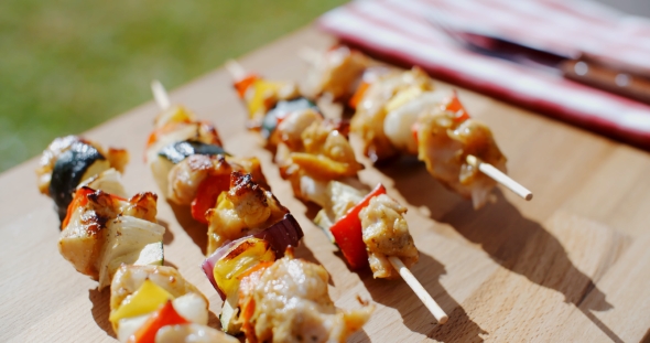 Crispy Cooked Chicken Vegetable Kabobs