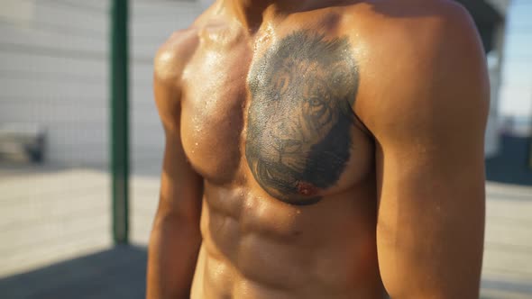 Sweat Body with Lion Tattoo Fit Cross Concept