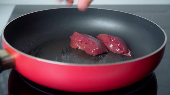 Cooking Raw Livers in Frying Pan