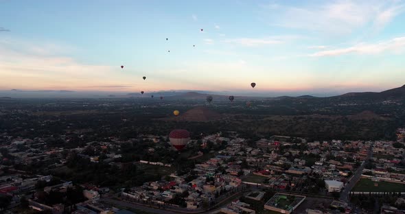 Hot Air Ballons Over Pyramid In Teotihuacan Mexico