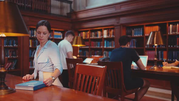 Young girl in the library, NYC