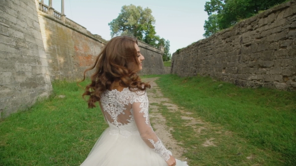 Pretty Bride Walks, Spinning at the Castle