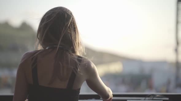 Woman Dj On Stage Playing Live 2 alt