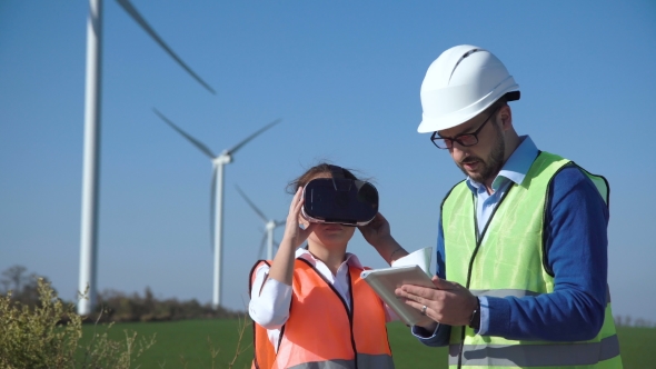 Engineers Using Virtual Reality