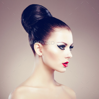 airstyle.  Perfect makeup. Fashion photo