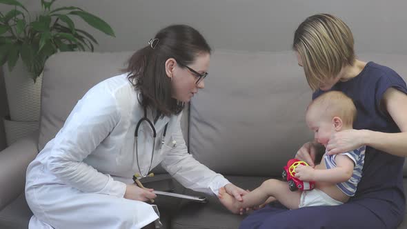 Home Appointment Pediatrician Toddler Baby Mother Examine Child Skin Complaints