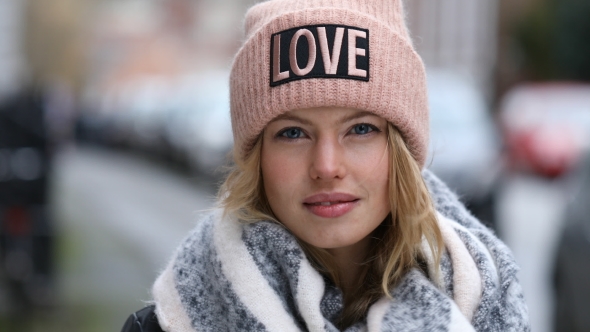 Winter Blond Love