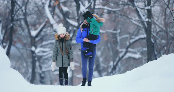 Friendly and Cheerful Family Walks in the Winter