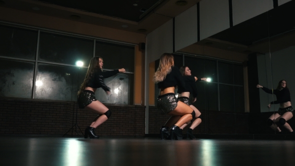 Sexy Girls Are Dancing Twerk on the Floor