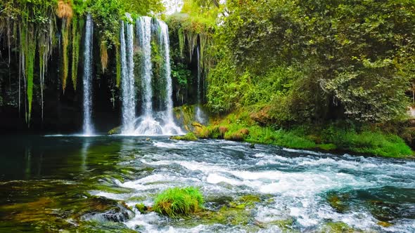 Waterfall (4K)