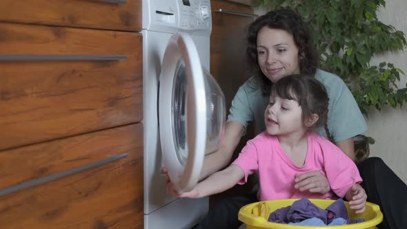 The family washes clothes. 