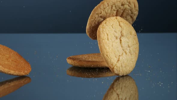 Cookies falling and bouncing in ultra slow motion 1500fps - reflective surface - COOKIES PHANTOM 