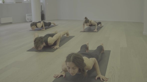 Yoga Class, Ubhaya Padangusthasan