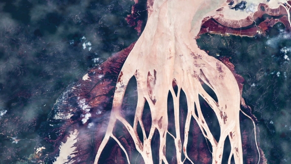 Flying Over the Earth on the ISS alt