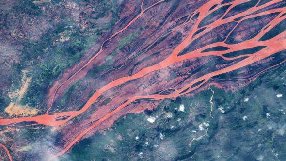 Flying Over the Earth on the ISS alt