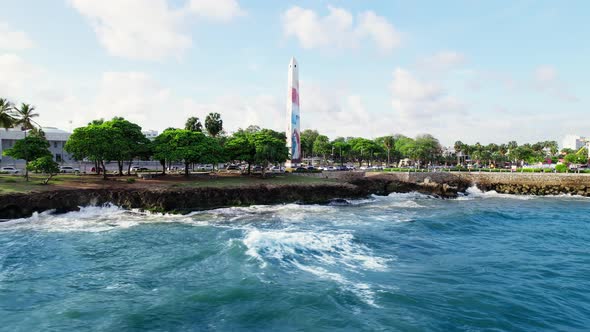 Obelisk of the malecon of Santo Domingo