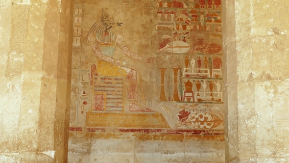Ancient Egypt Images on Wall in Luxor, alt