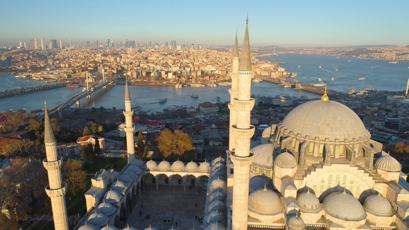 The Blue Mosque Sultanahmet in Istanbul, Turkie at Sunset.