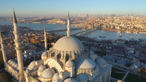 The Blue Mosque Sultanahmet in Istanbul, Turkie at Sunset