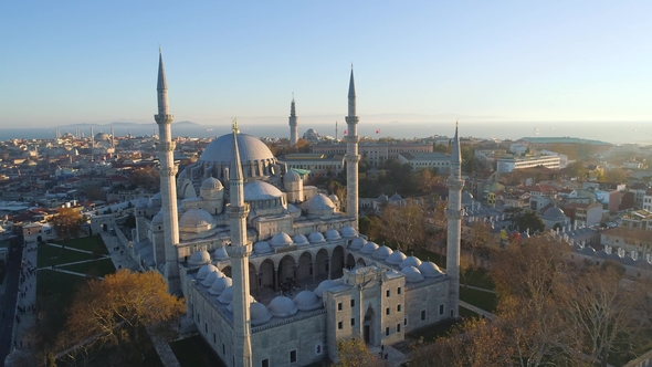 The Blue Mosque Sultanahmet in Istanbul, Turkie at Sunset