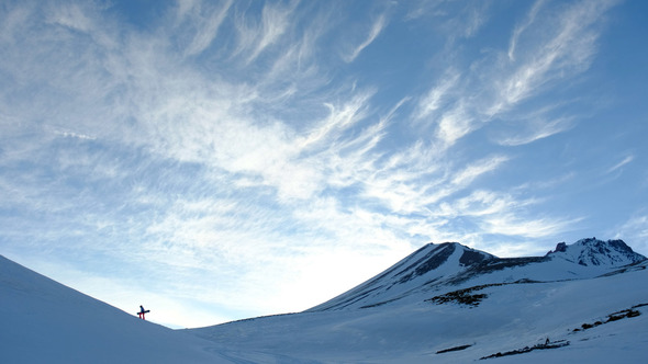 Peak Mountains Snowboard Walking