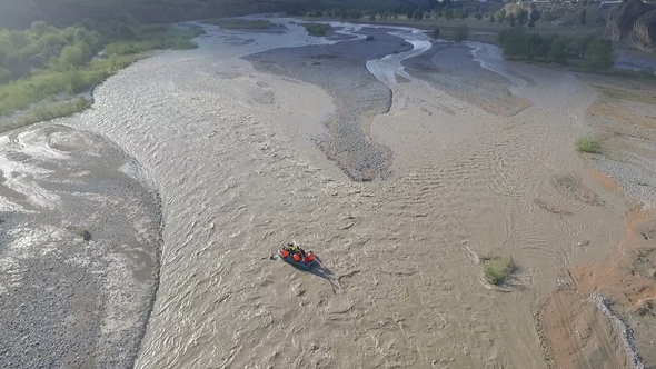 Rafting in big river